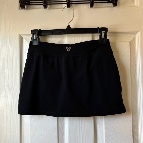 ARITZIA Butter Essential Skort - Black - XS - Picture 2 of 11